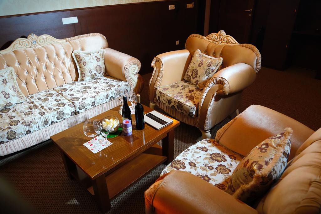 Hotel Ok Призрен Екстериор снимка